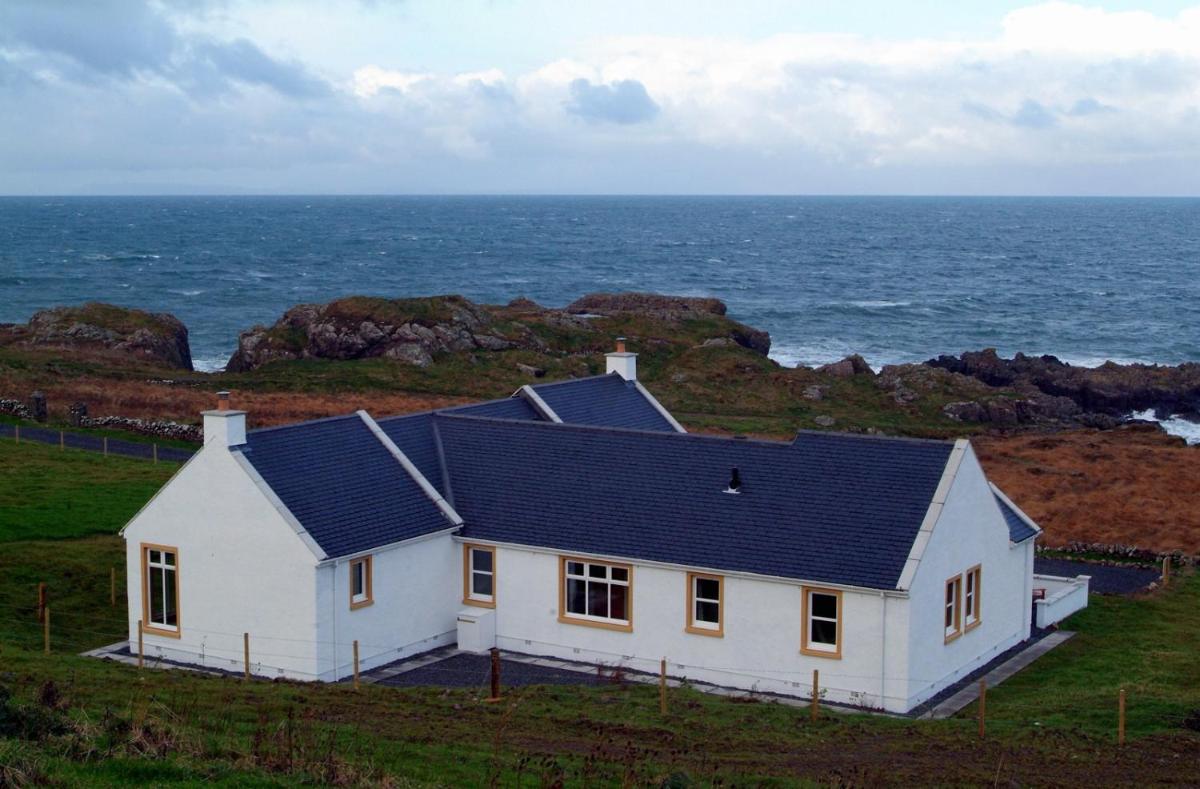 Corsewall Lighthouse Hotel - Housity