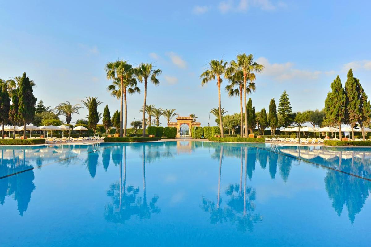 Piscina en o cerca de Iberostar Waves Málaga Playa