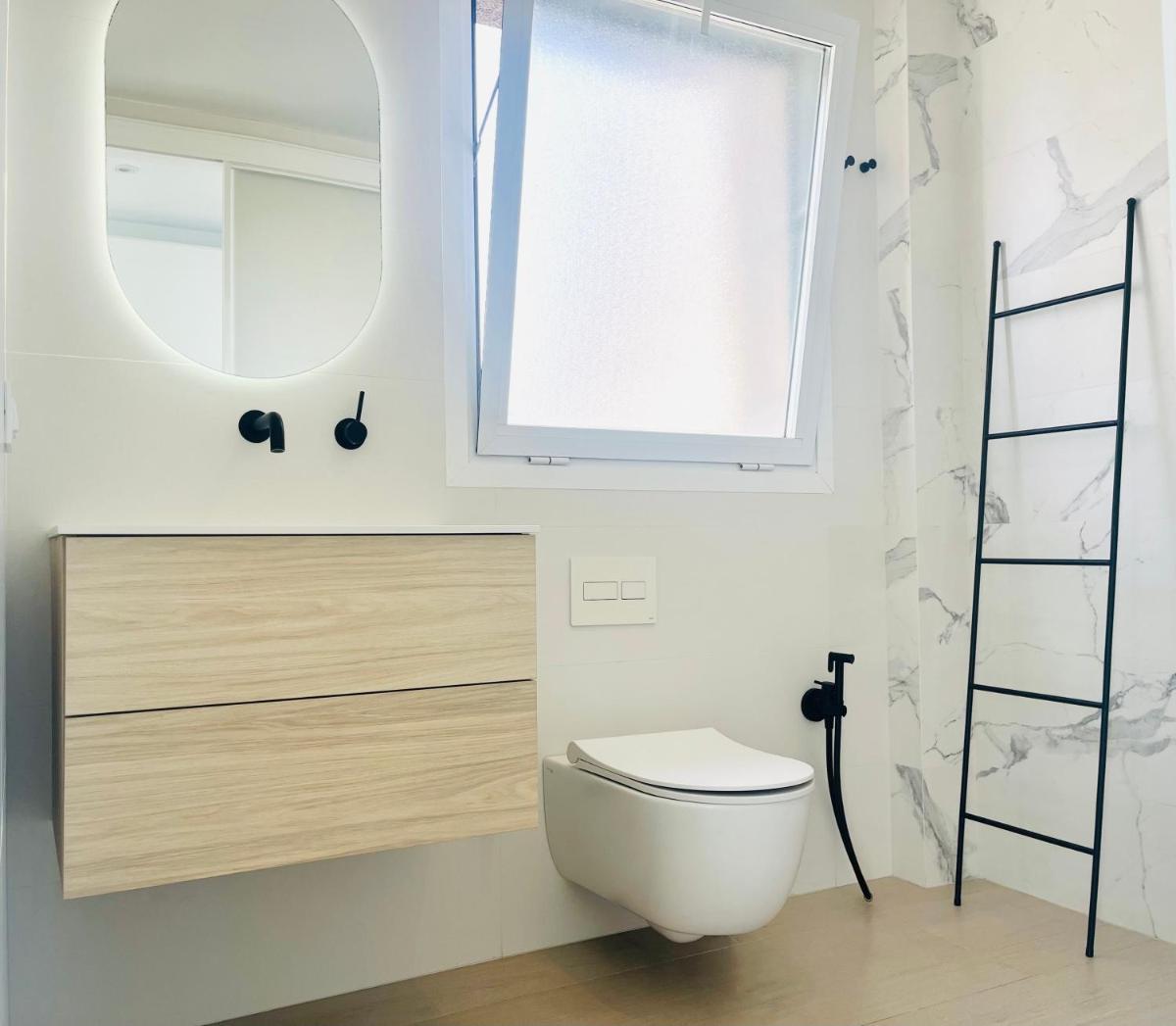 Luxury Apartment on the Beach - Housity