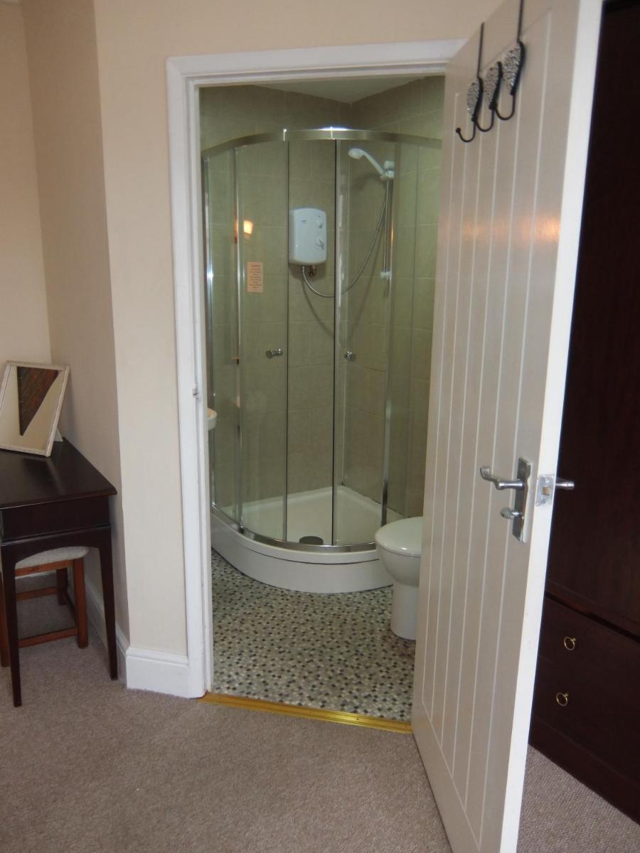The Monsell Hotel - Housity