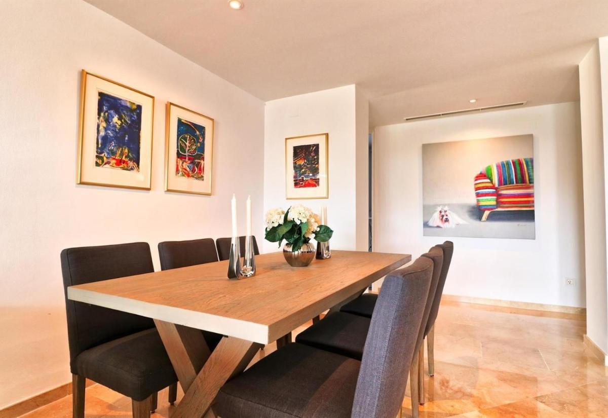 Fabulous apartment in Elviria Hills - Housity