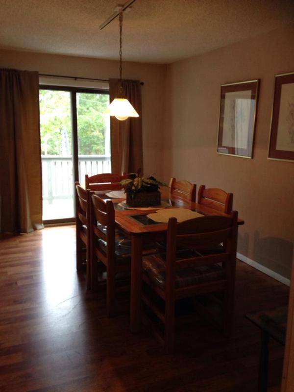 Eagle Village Resort & Chalet - Housity