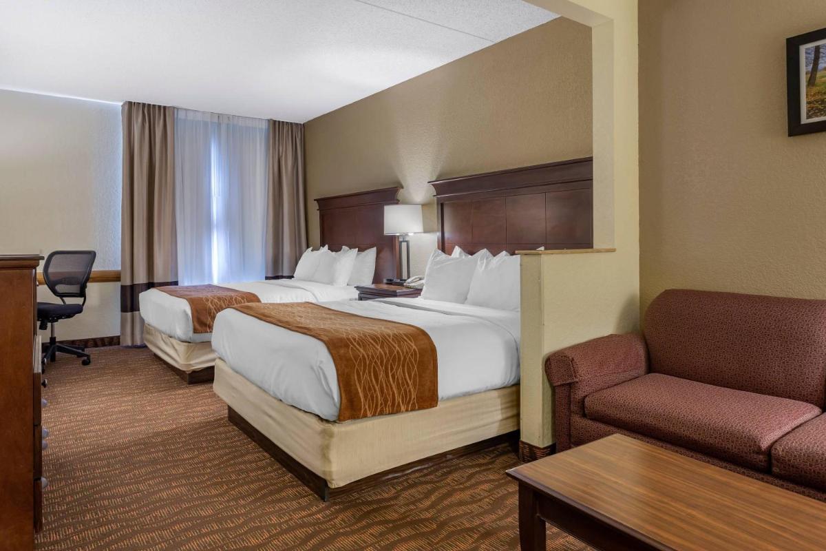Comfort Inn & Suites Branson Meadows - Housity