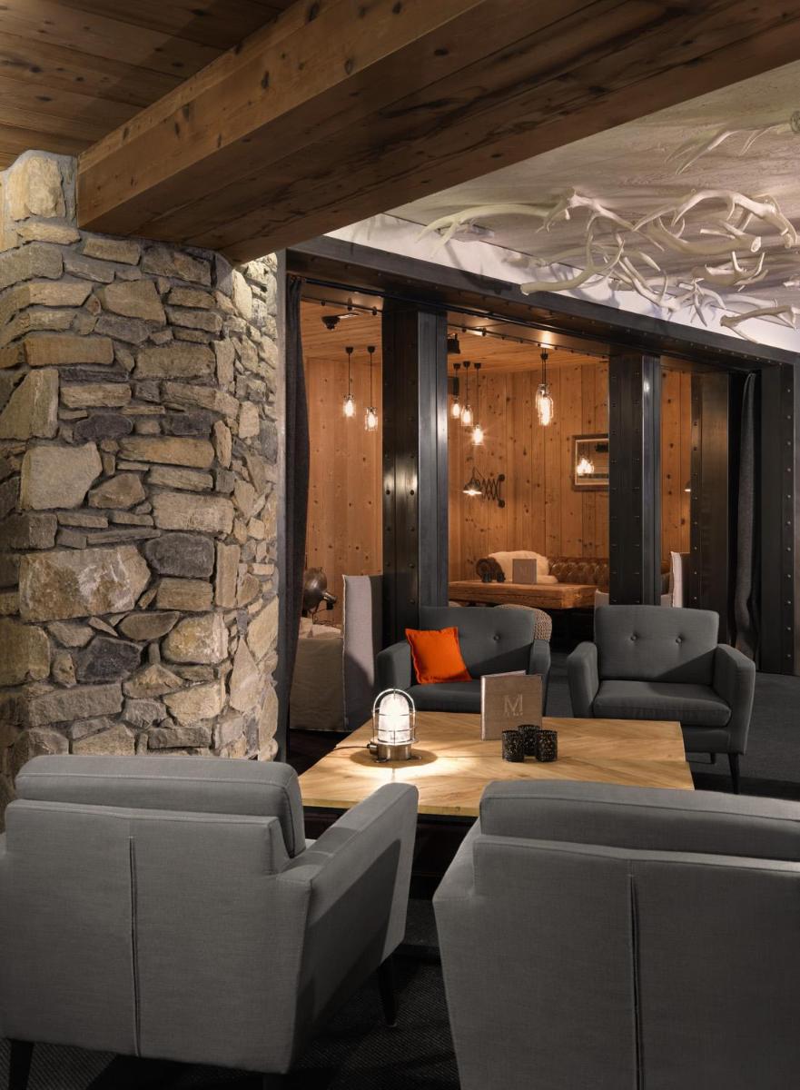Coin salon dans l'établissement M de Megève