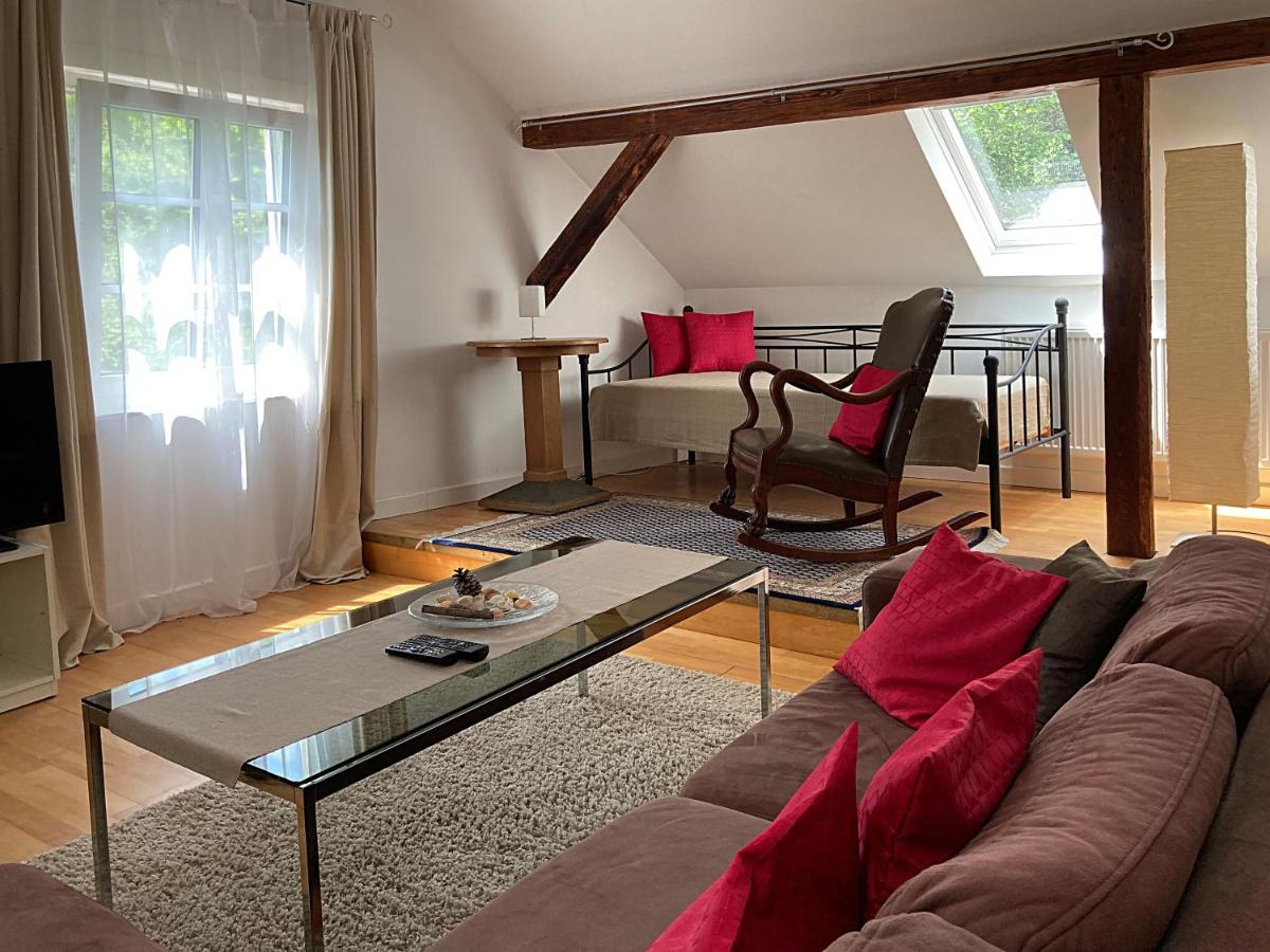 Haus Haselmaus - Buntspecht - Housity