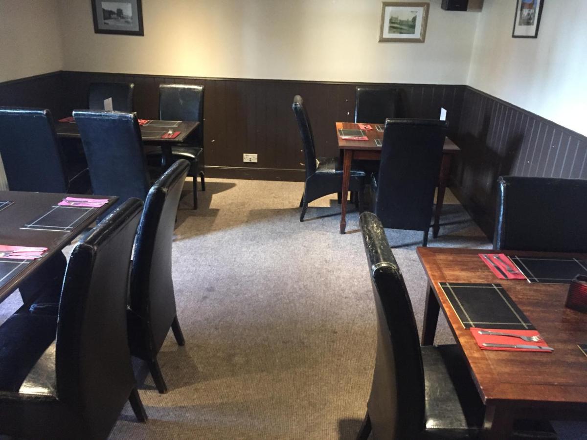 St Crispin Inn - Housity