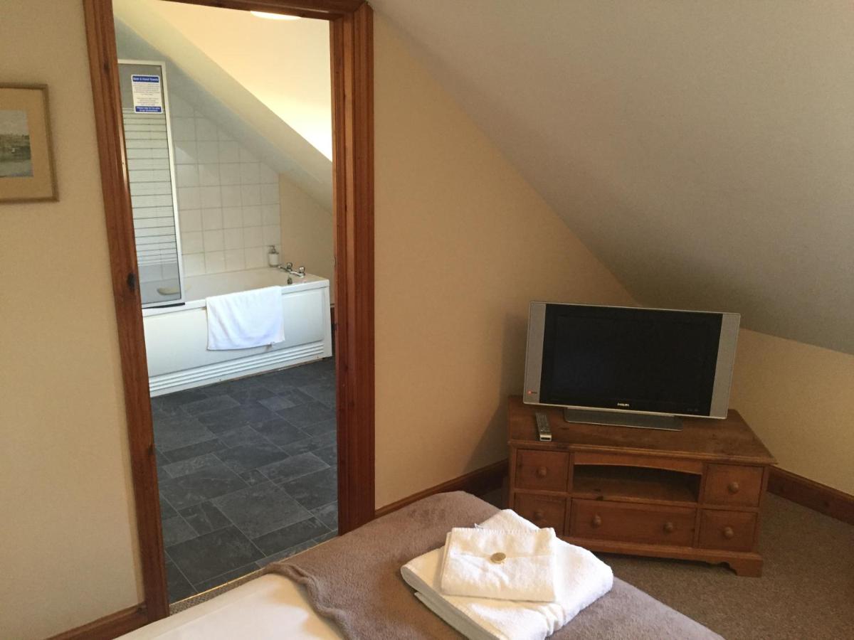 St Crispin Inn - Housity