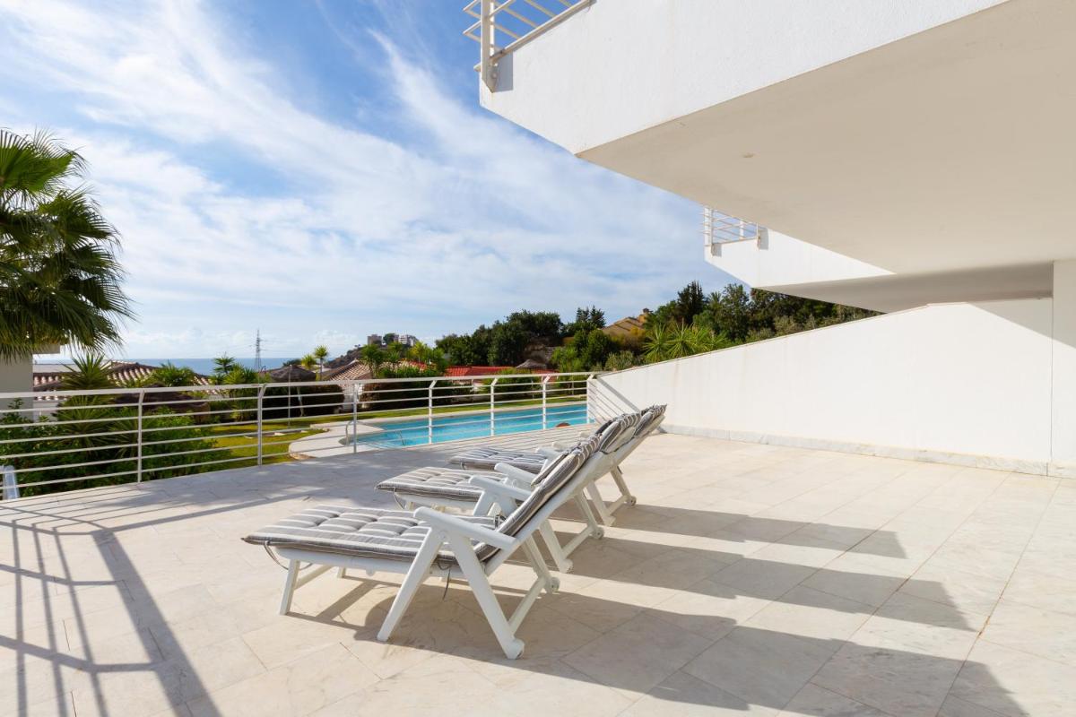 Nice apartment with a sunny terrace - Hizvo