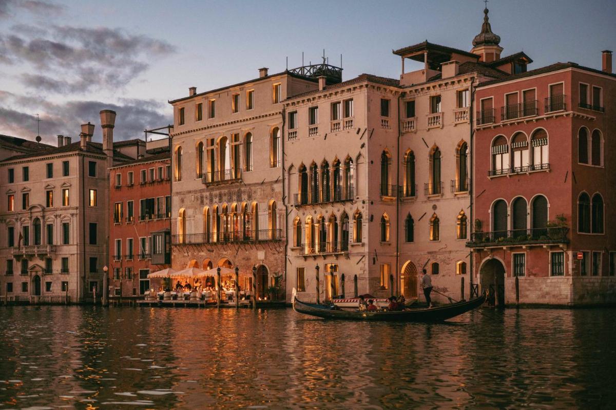 The Venice Venice Hotel - Hizvo