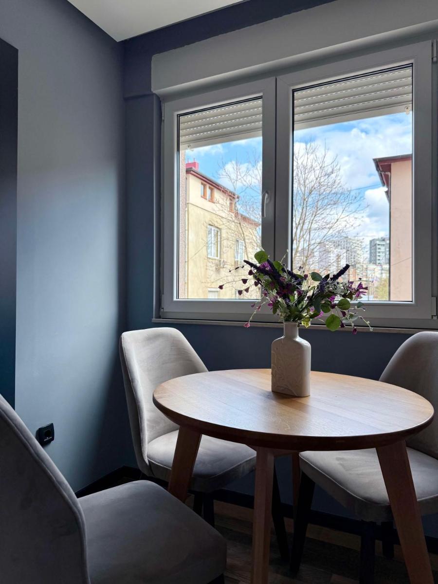 Stylish Downtown Apartment - Housity