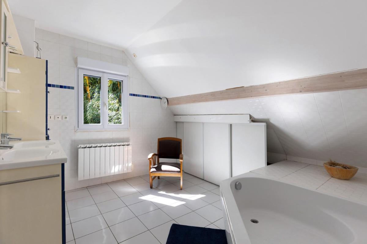 Le coin du bois piscine jacuzzi - Housity