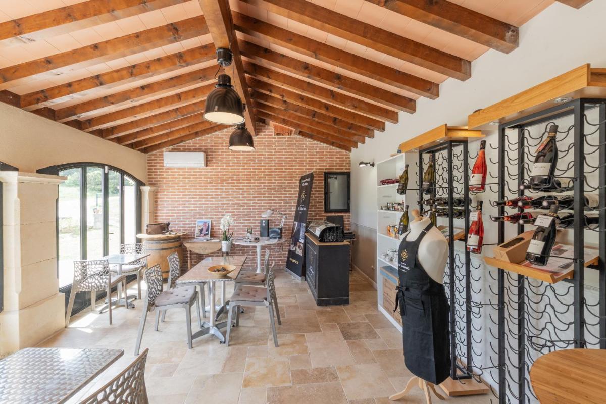 Magnifique gîte au coeur d'une truffière avec couloir de nage - Housity
