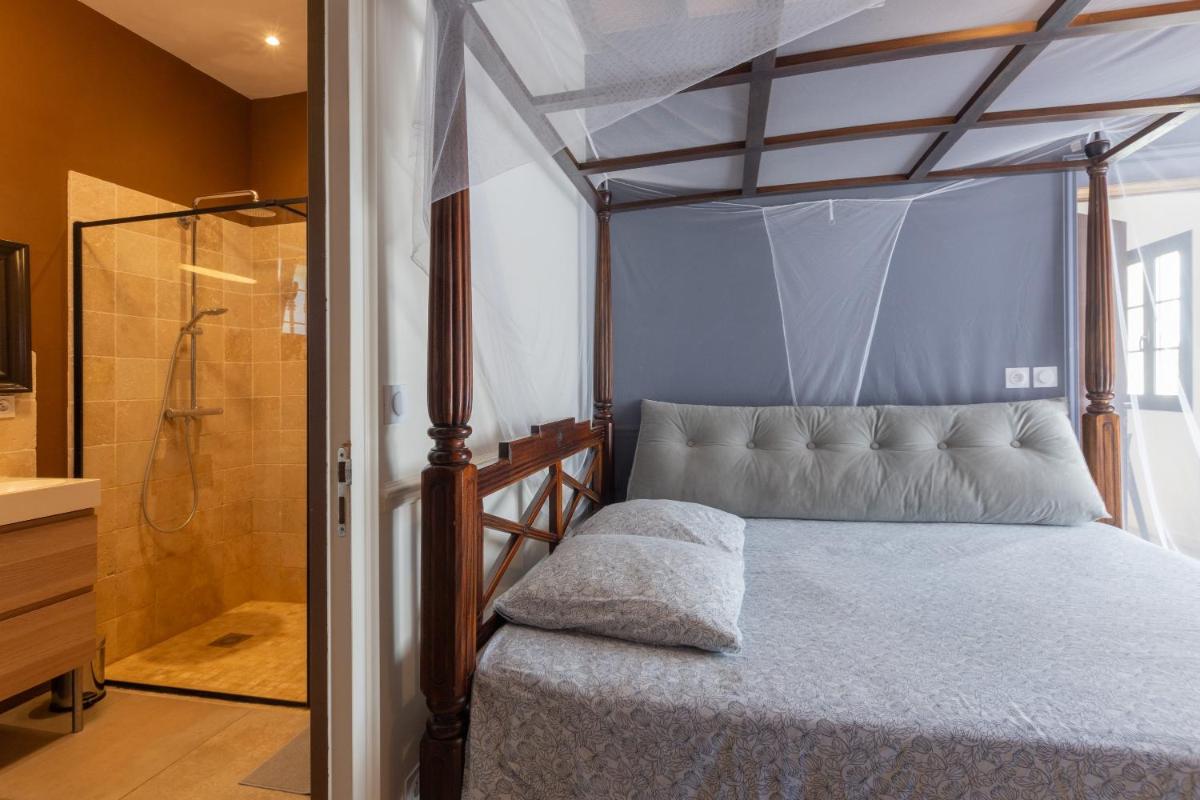 Magnifique gîte au coeur d'une truffière avec couloir de nage - Housity