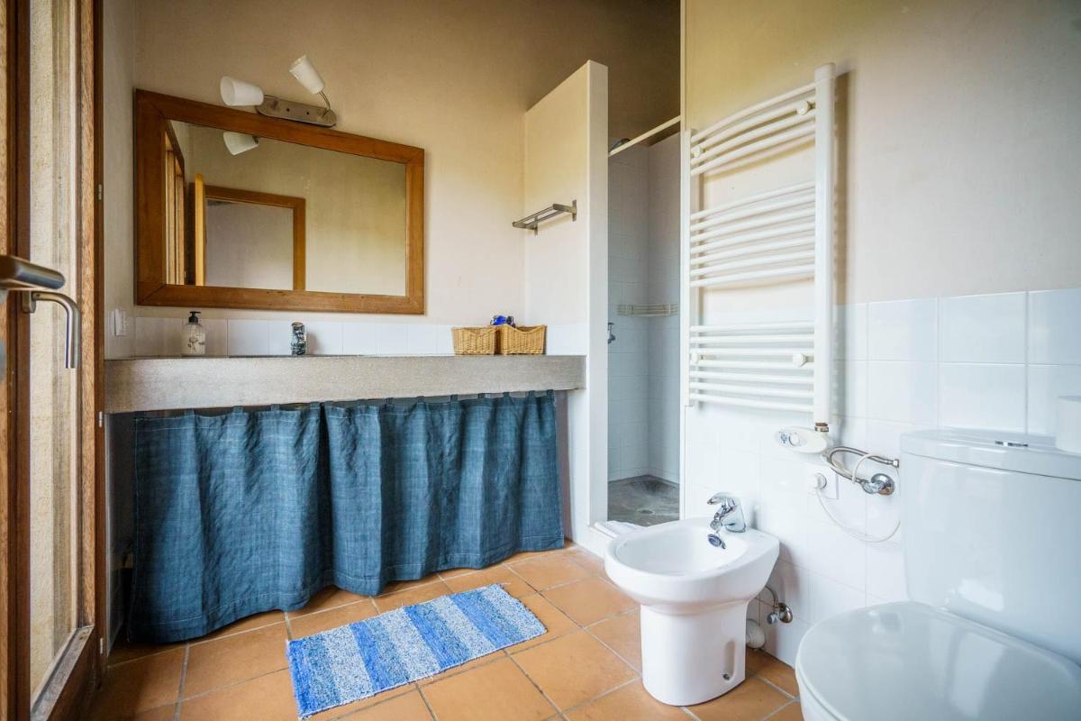 Font - Housity