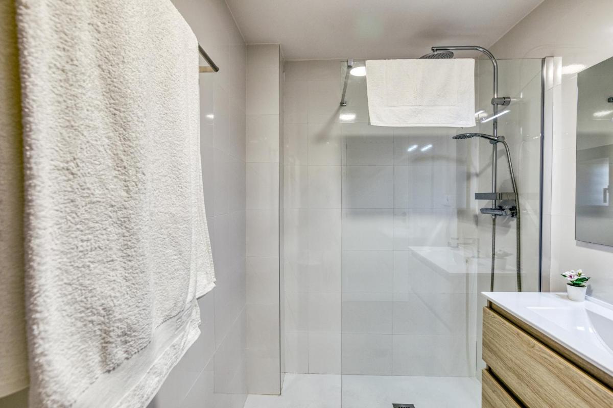 Rostella Apartment - Housity