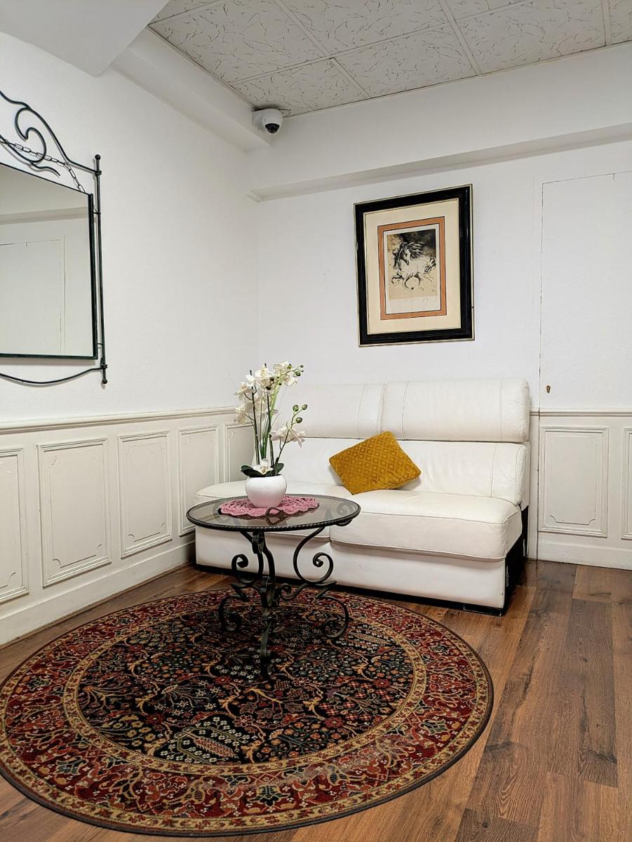 Hotel Wilson Square - Housity
