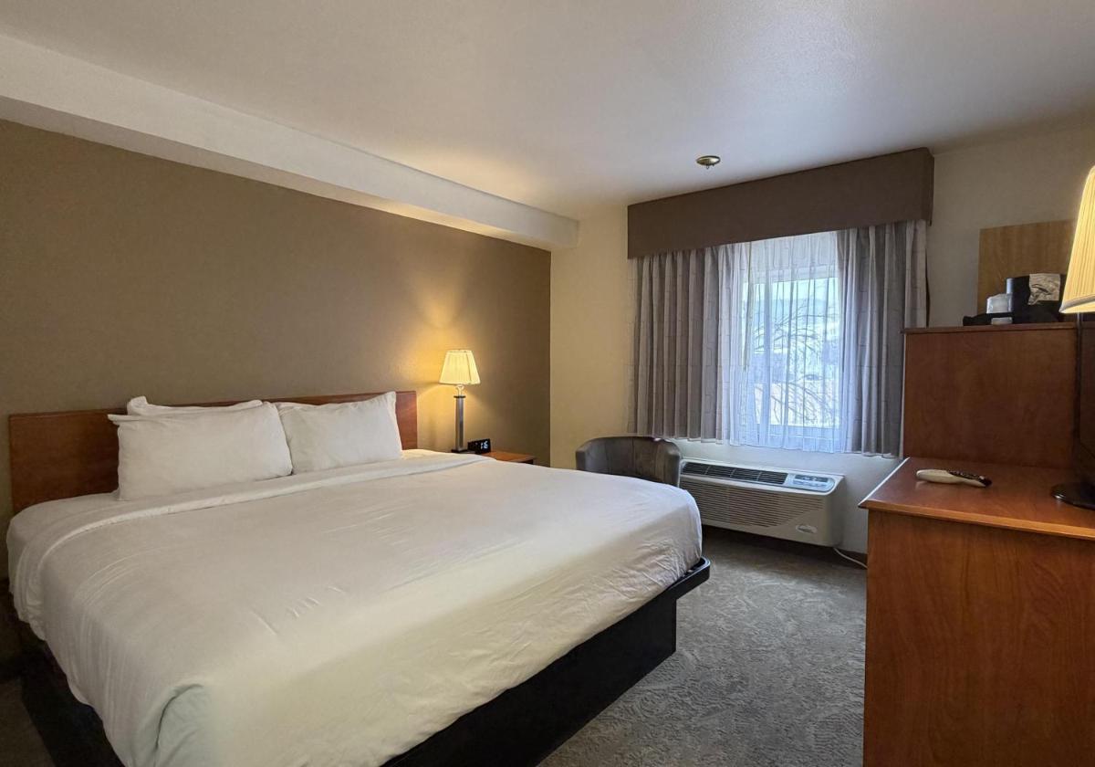 SureStay by Best Western Albuquerque East I-40 - Housity