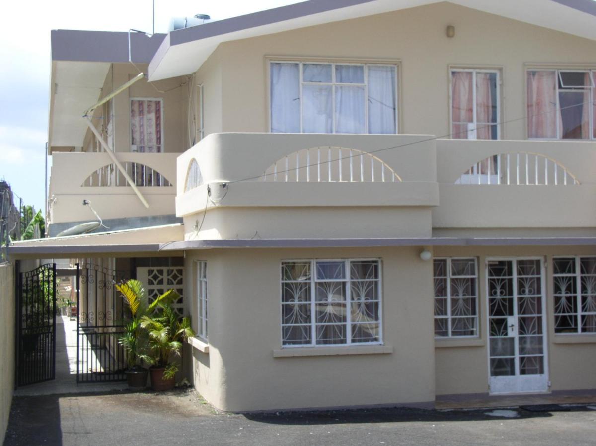 BR Apartment & Studios - Housity