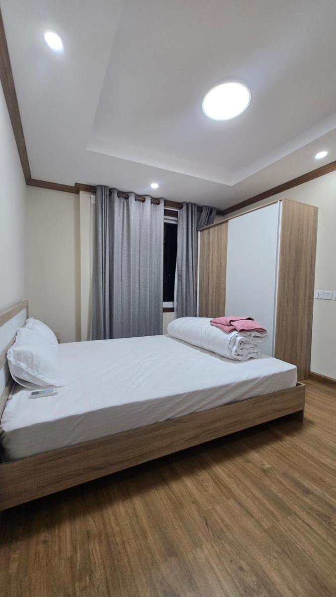 2 Bedroom Apartment with Balcony & Mountain View - Housity