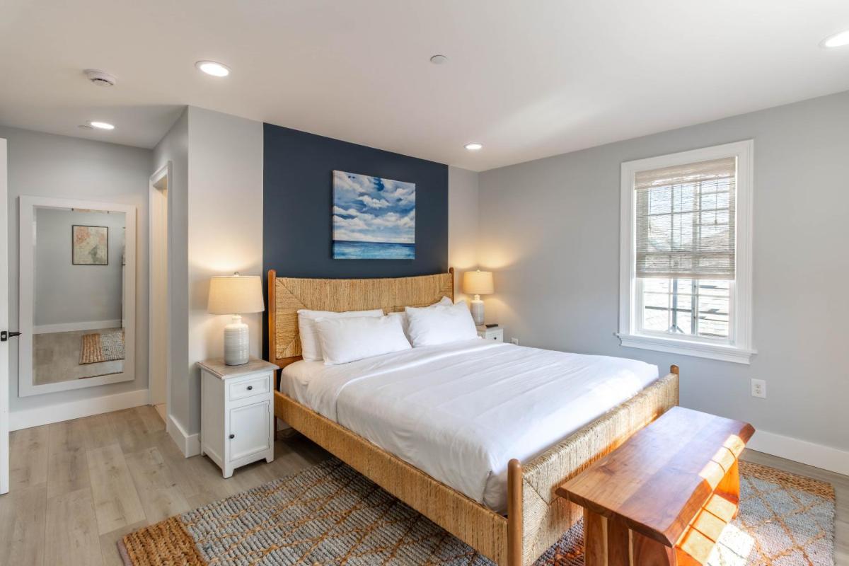 The Newport Lofts - 617 Thames Street - Housity