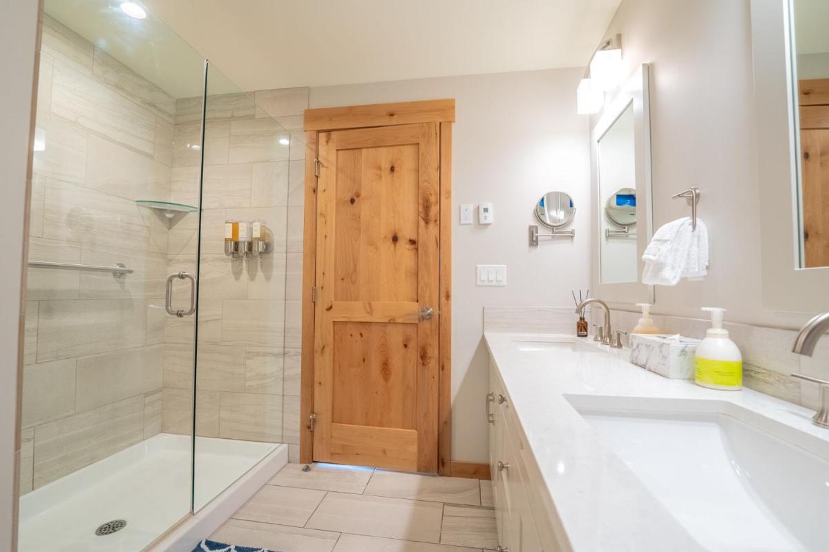 Spring Creek Condo by Canadian Rockies Vacation Rentals - Housity