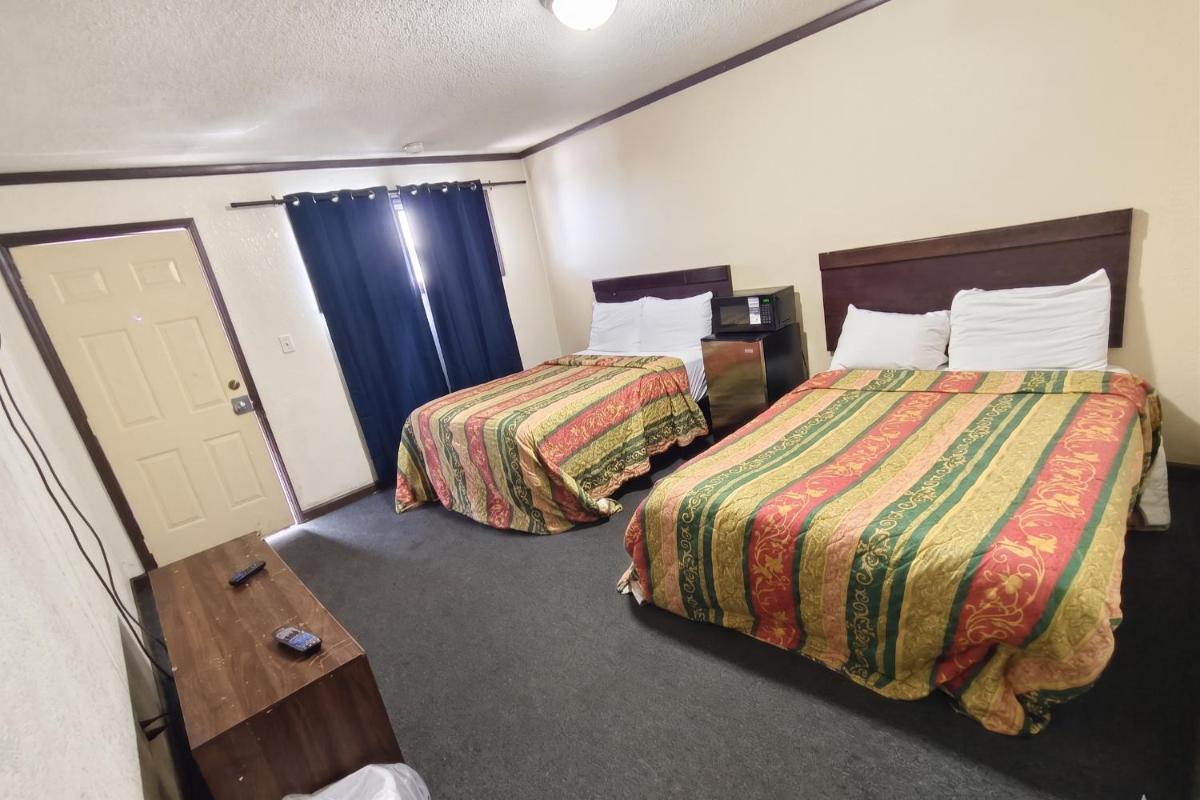 Capri Motel By OYO Elwood, Wathena - Housity