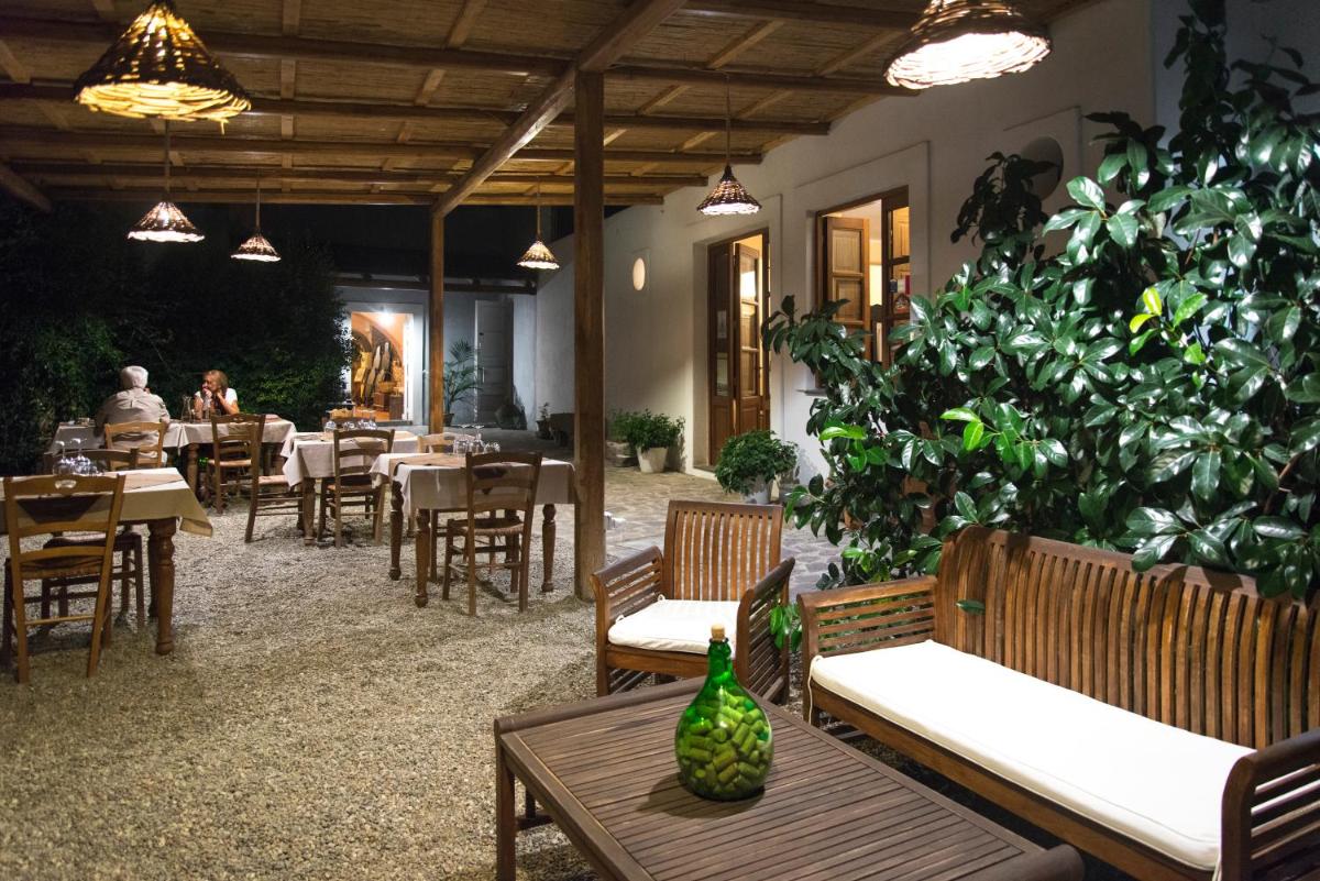 Hotel La Locanda Del Postino - Housity