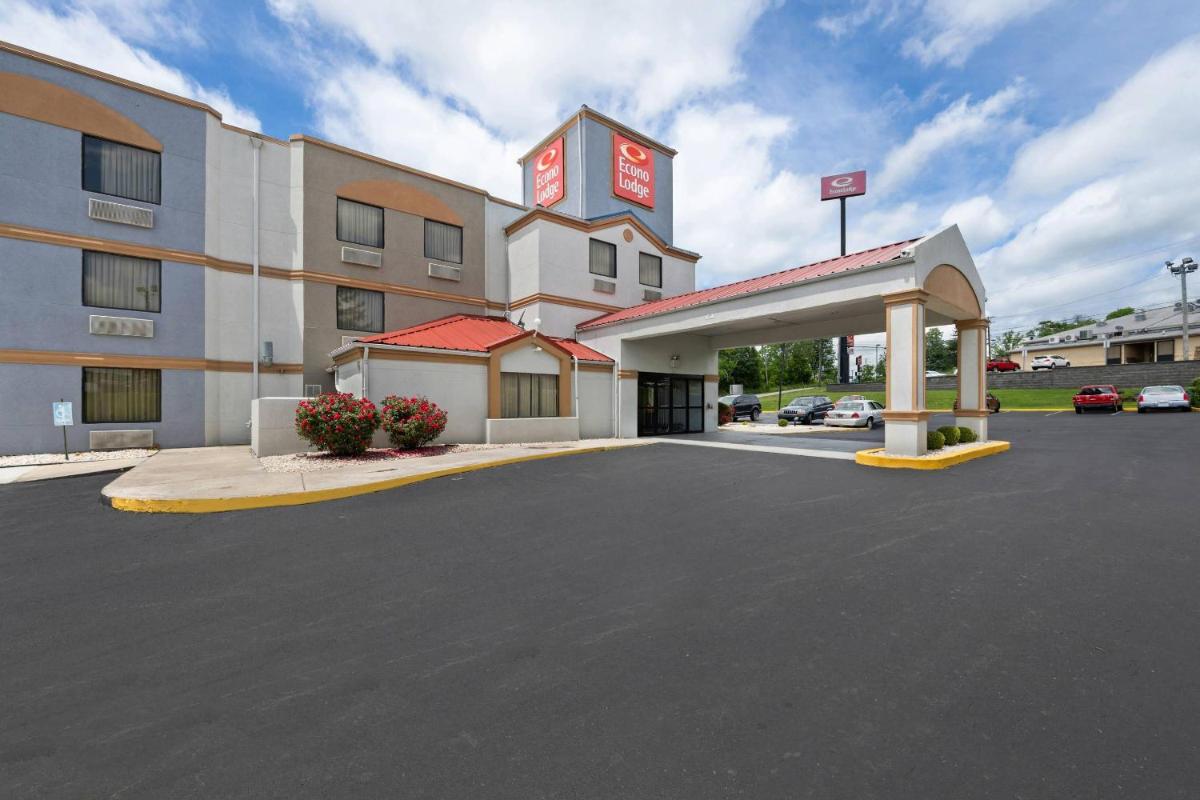 Econo Lodge London North - Housity