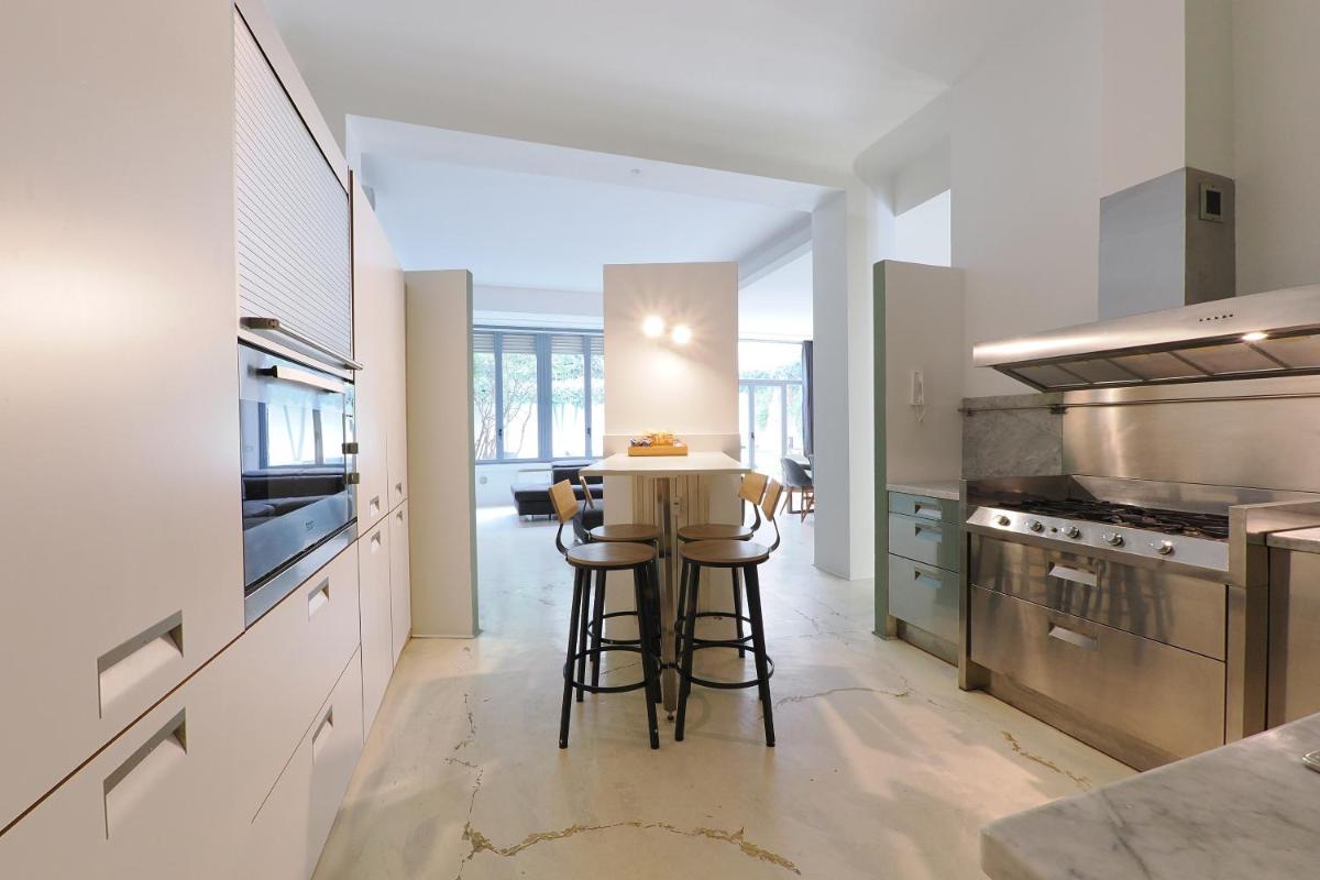 PRESTIGE BOUTIQUE HOMES - Garden & Pool - Housity