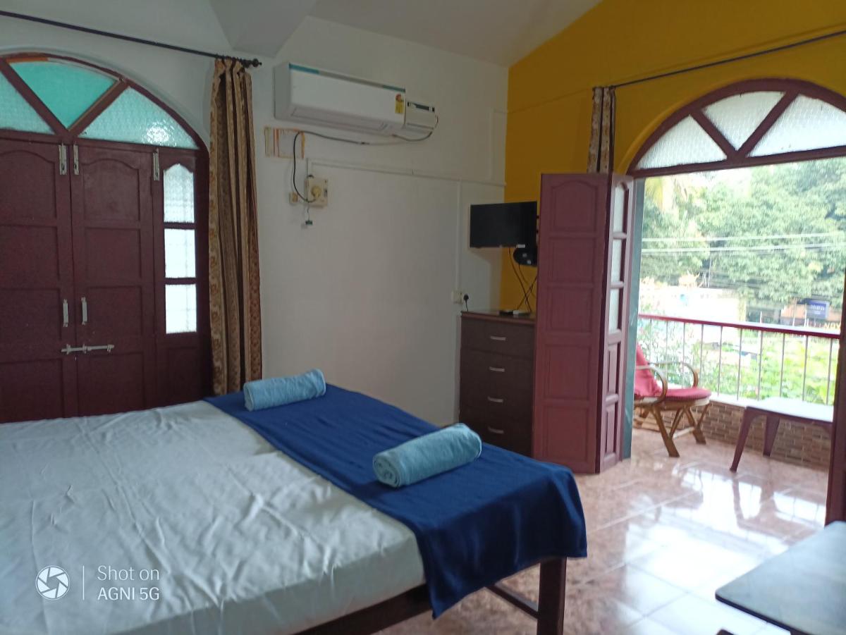 AlexMarie Holiday Homes Apartments 5 min to Candolim Beach - Housity