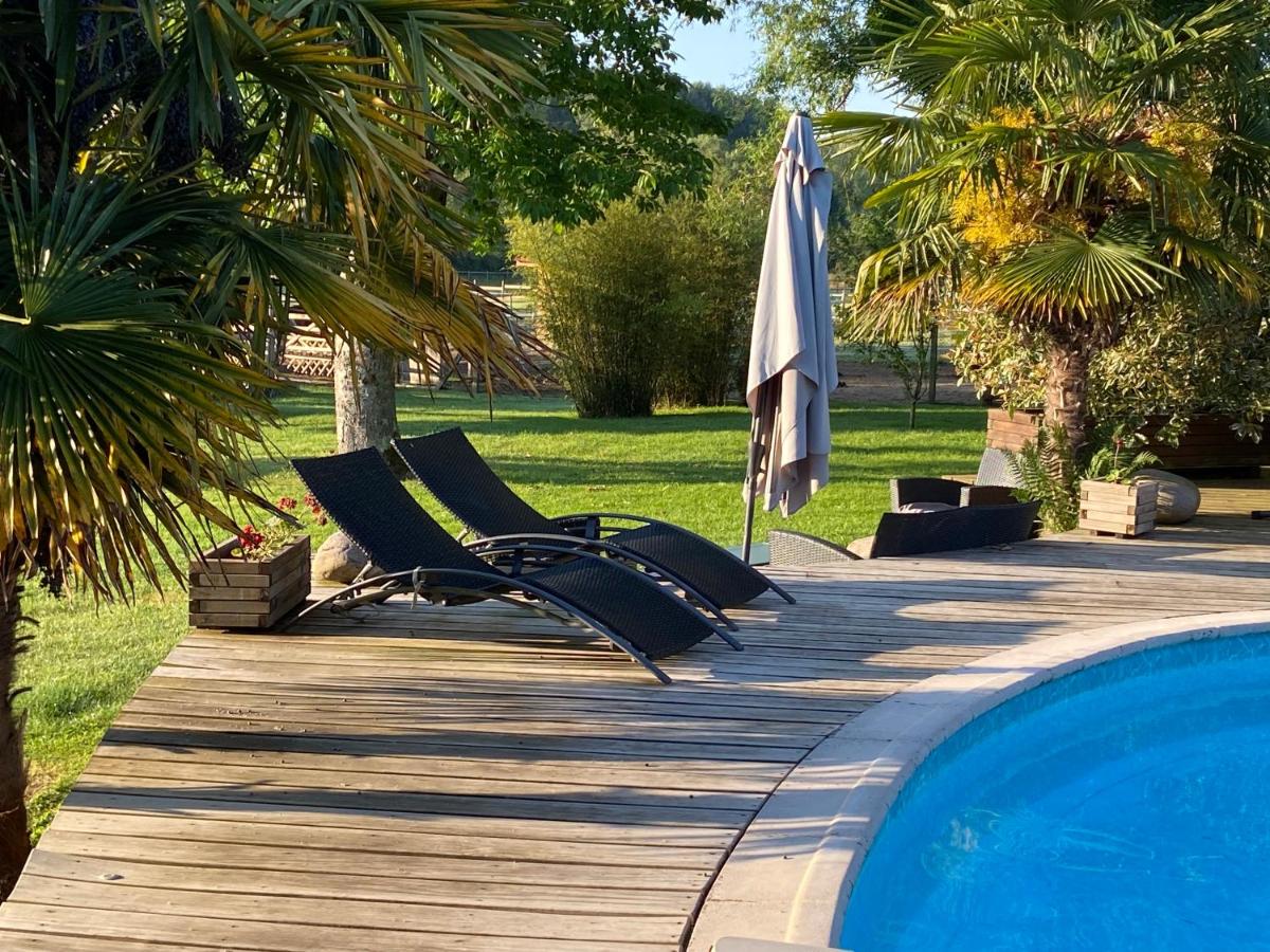 Les Crinieres En Brie - Housity