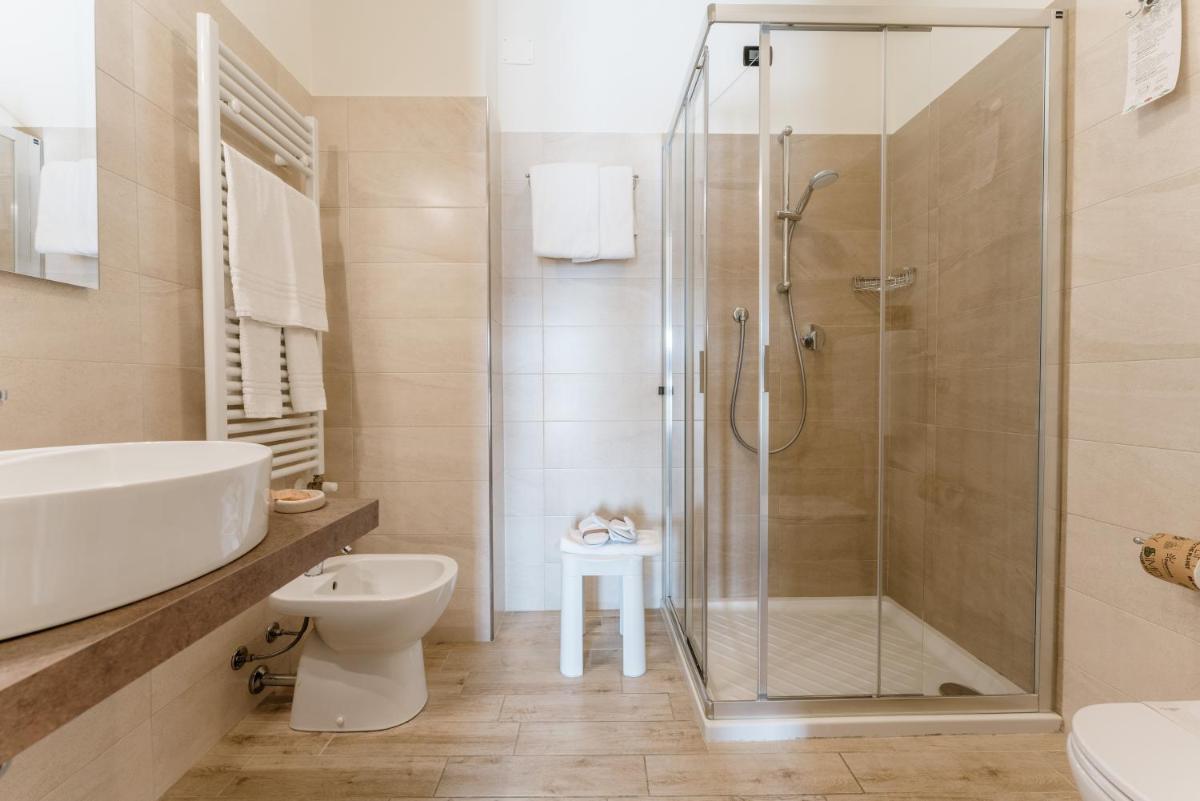 Hotel Eden Salò - Housity