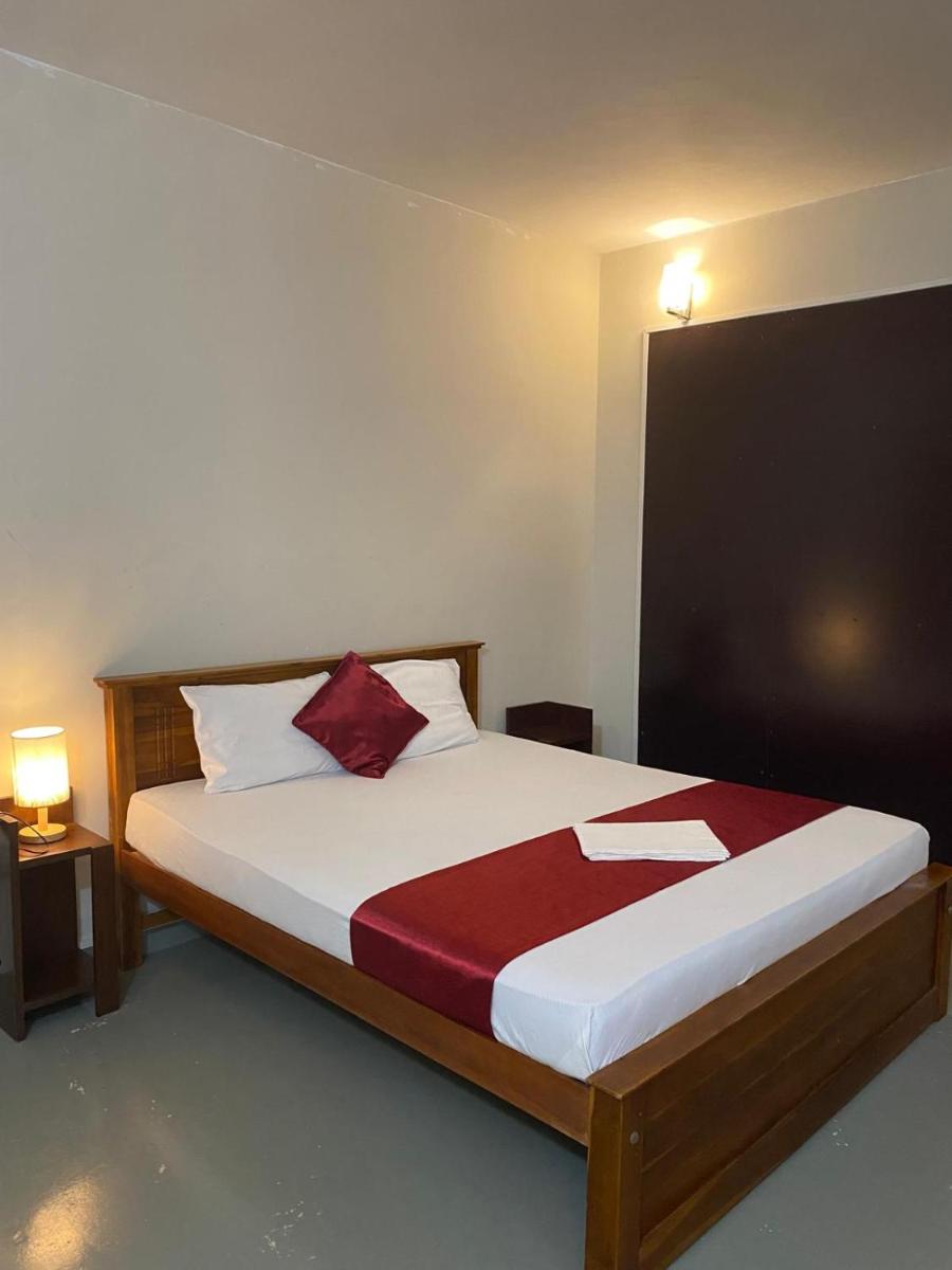 MercuryFM 103 Guest House - Colombo 3 - Housity