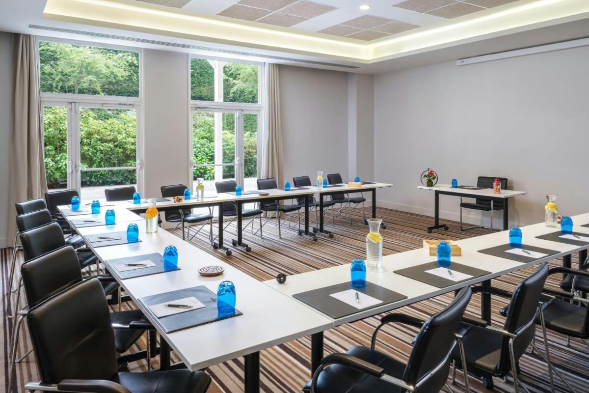 Espace de conférence ou salle de réunion dans l'établissement Renaissance Paris Hippodrome de St. Cloud Hotel