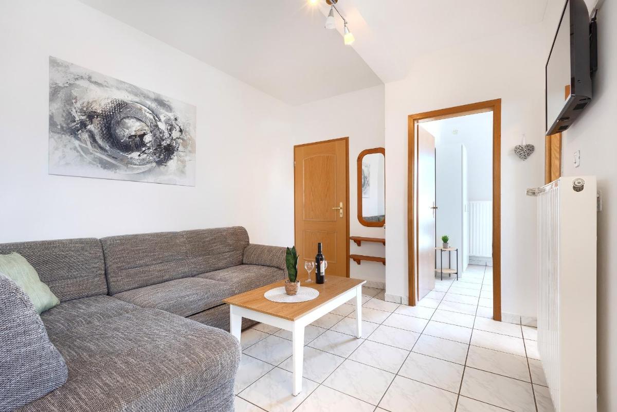 Ferienwohnungen Spadici mit 2 Schlafzimmern 300m bis zum Strand - Housity