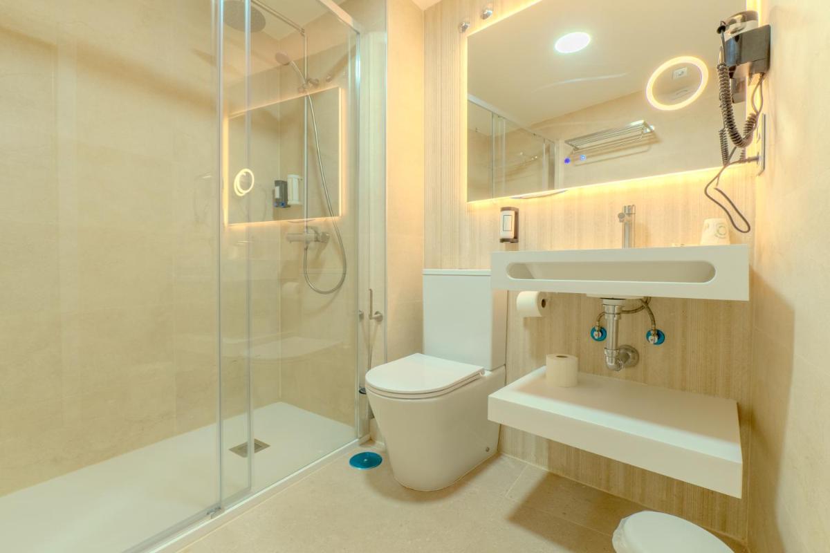 Apartamentos Globus by Be Alicante - Housity