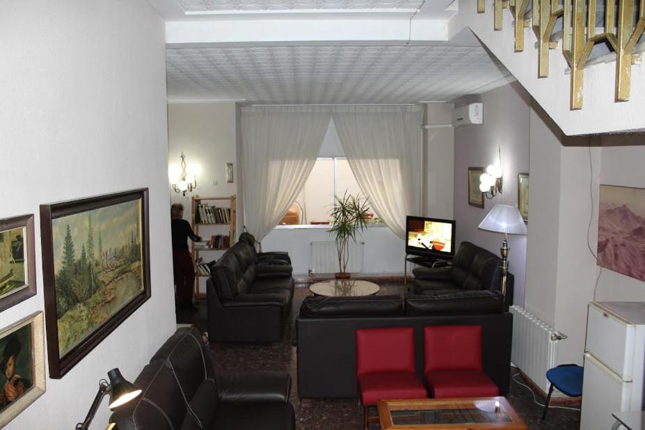 Pension Americano - Housity