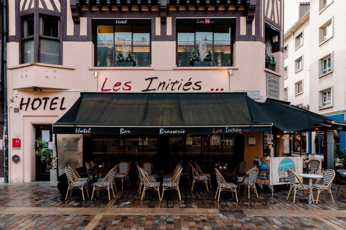 Les Initiés - Housity