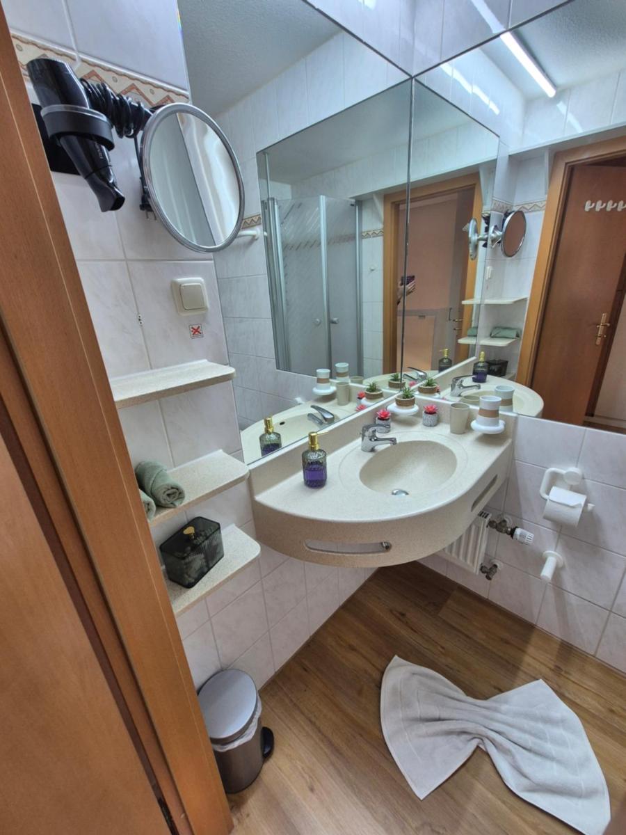 Fewo Turmfalke 2-Zimmer-Appartement mit Sauna und Schwimmbad - Housity