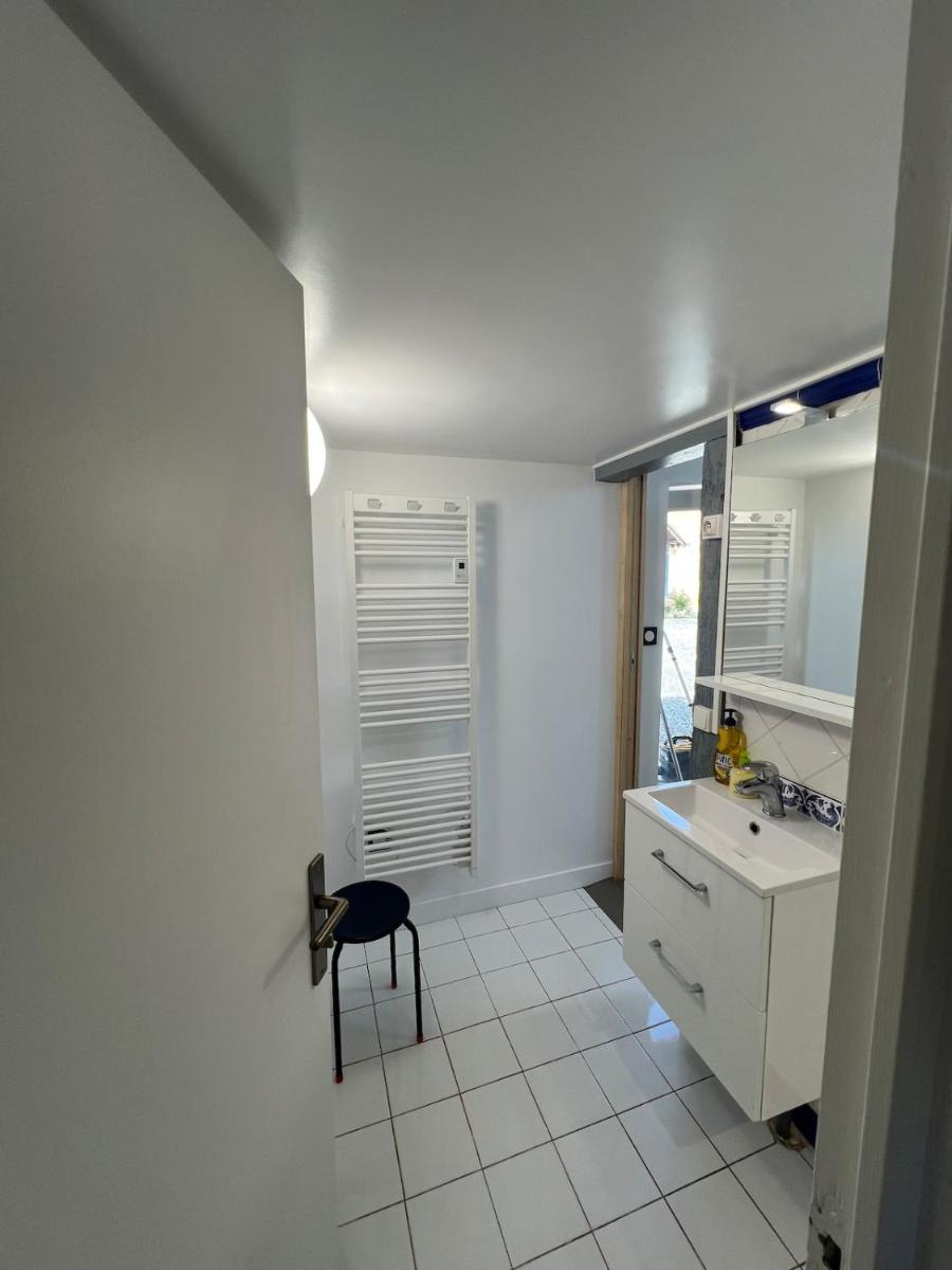 Charmant petit studio en bord de Sarthe au calme - Housity