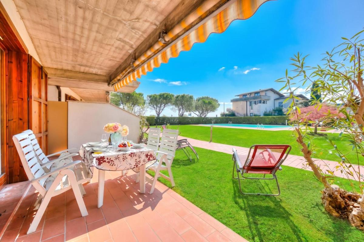 Cinzia Apartment Front Beach - Happy Rentals - Housity