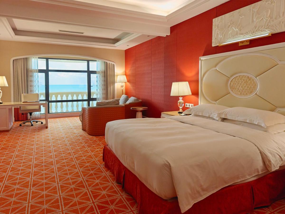 Continental Xin Hao Hotel and Resort 洲际新濠酒店 - Housity