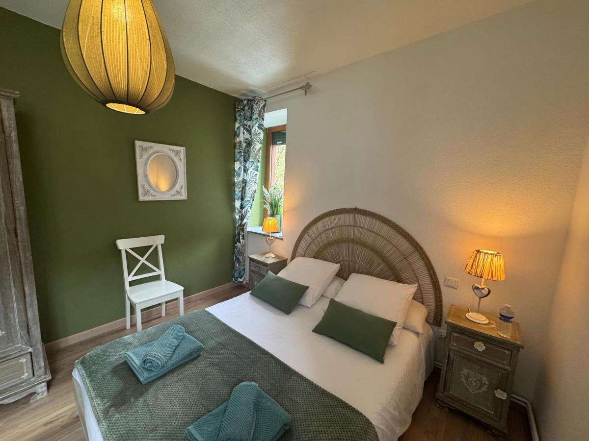 Gite Des 3 Chateaux - Housity