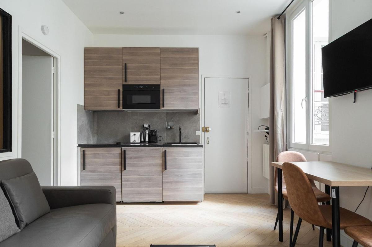 TheBlueStay 350 - Stunning Apt in République - Housity