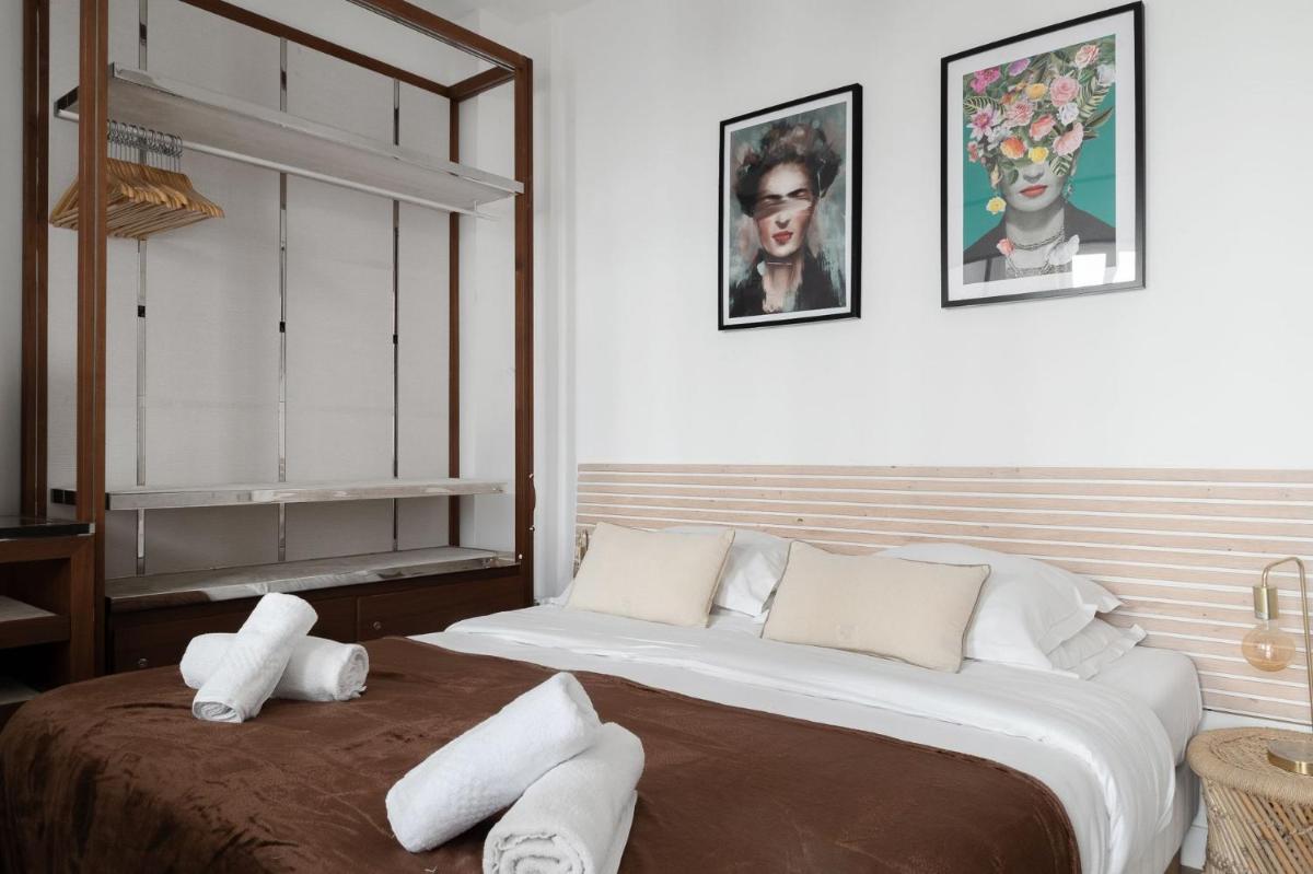 TheBlueStay 350 - Stunning Apt in République - Housity