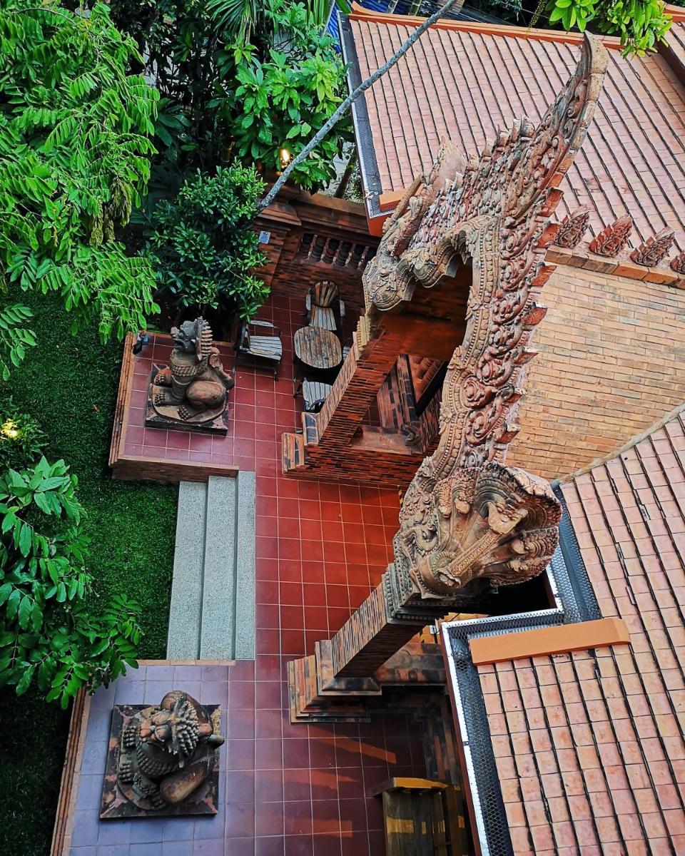 Phor Liang Meun Terracotta Arts - Housity