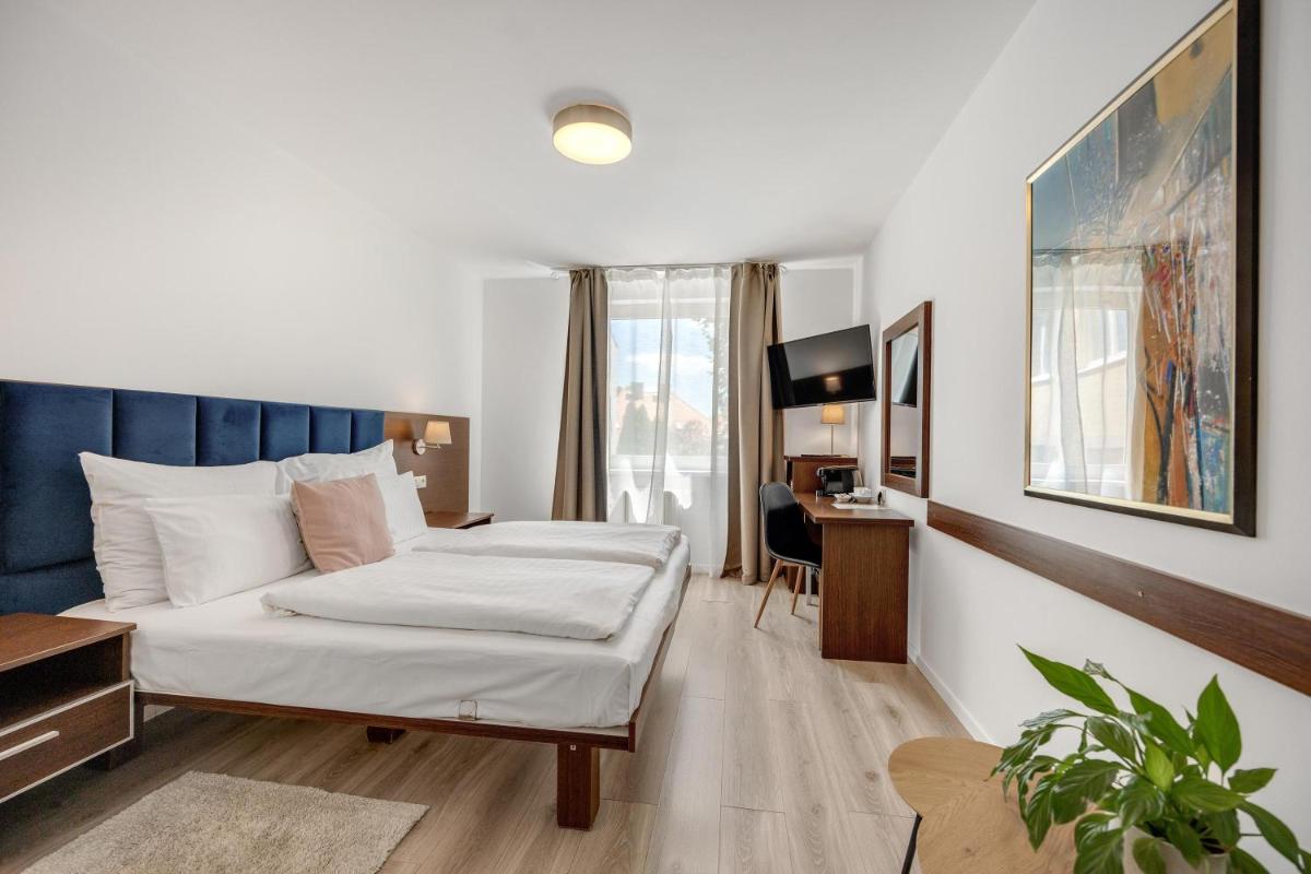 Hotel ANTARES - Hizvo