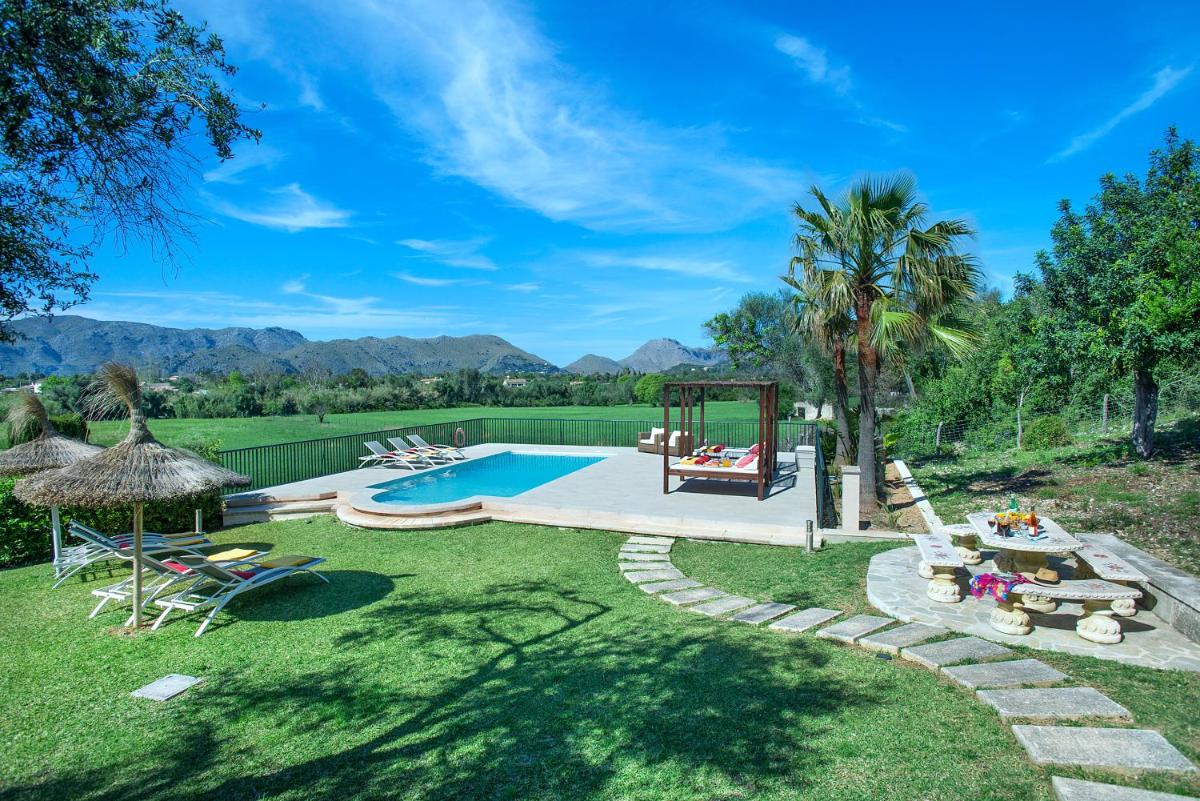 Owl Booking Villa Siquier - Luxury Retreat with Mountain Views - Housity