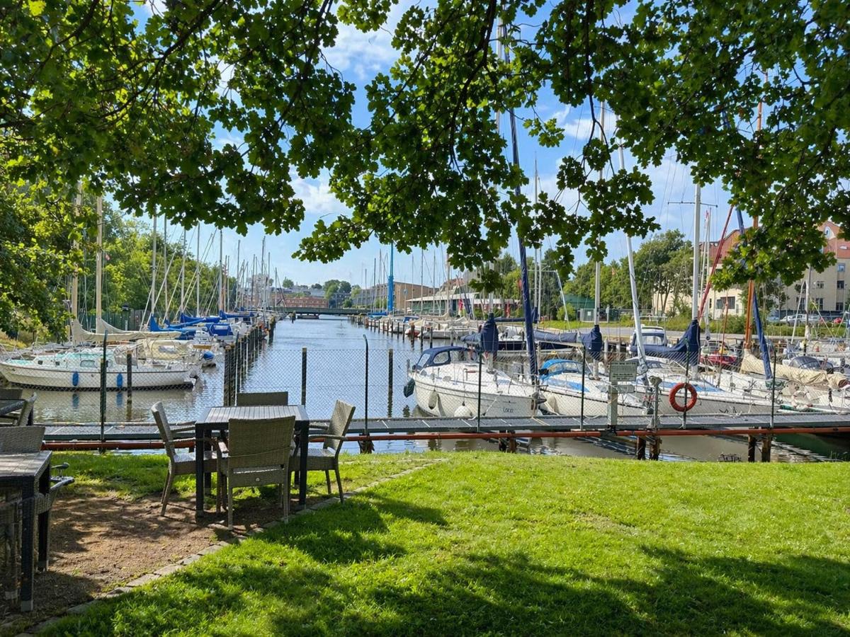 Family-Apartment,zentral, direkt am Yachthafen, Parkplatz - Housity