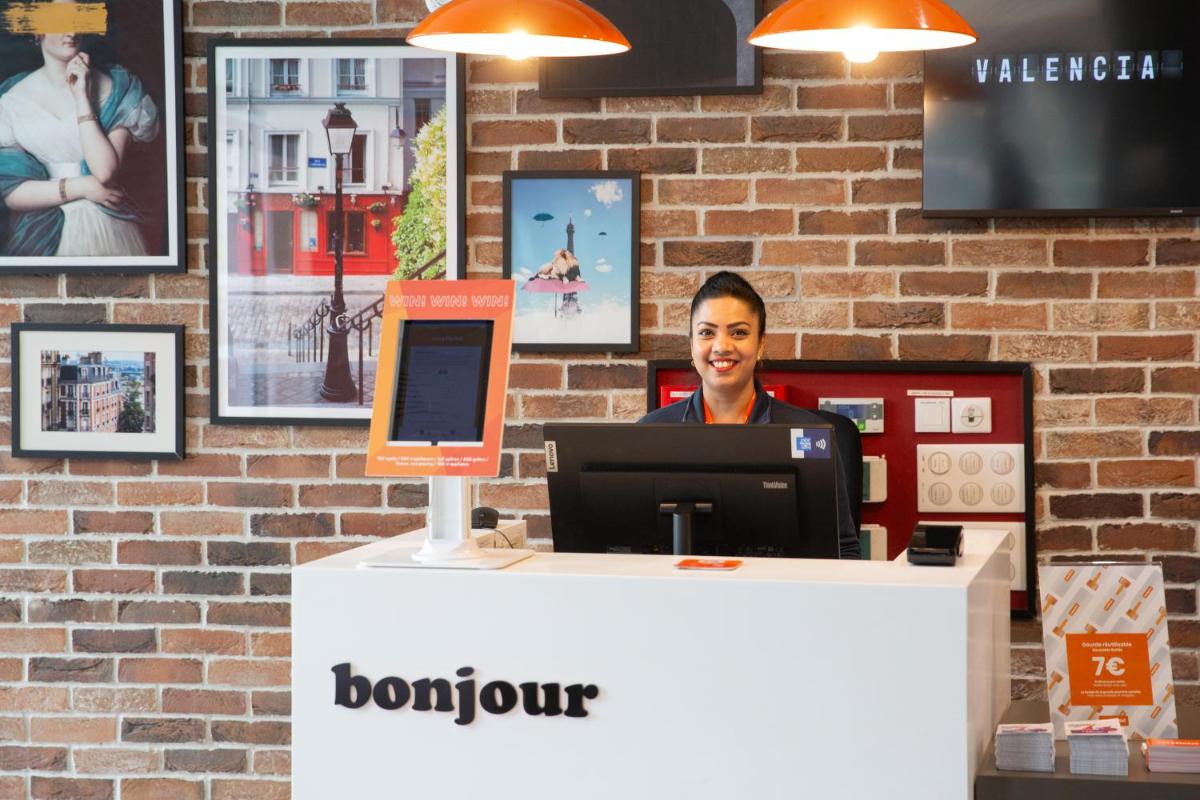 easyHotel Paris Nord Aubervilliers - Housity